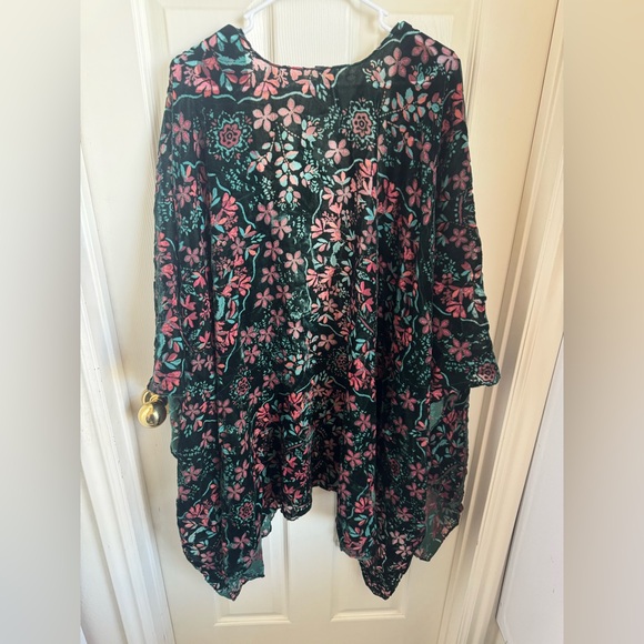 Torrid Burnout Ruana - Picture 3 of 3